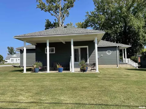 210 W Rea, Valier, IL 62891 photo 6