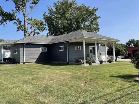 210 W Rea, Valier, IL 62891 photo 5