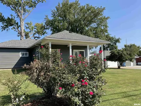 210 W Rea, Valier, IL 62891 photo 4