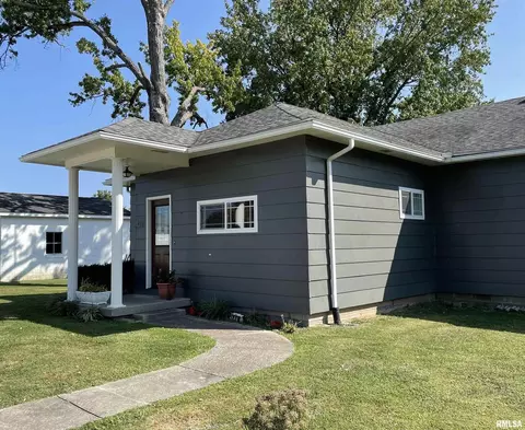 210 W Rea, Valier, IL 62891 photo 1