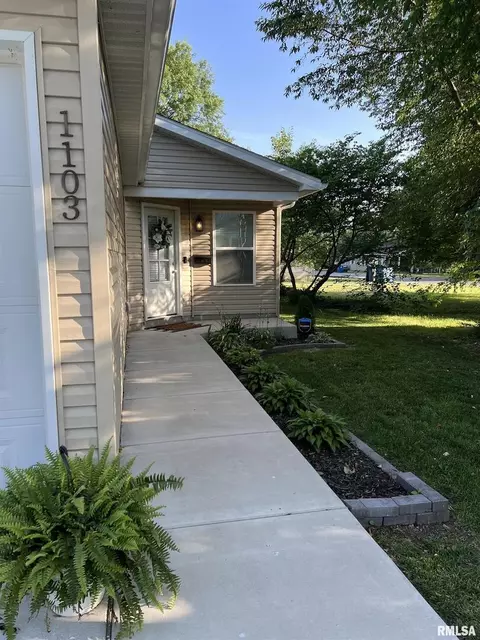 1103 E Union St, Marion, IL 62959 photo 2