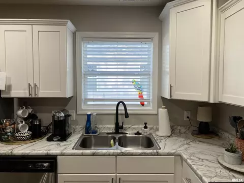 1103 E Union St, Marion, IL 62959 photo 14