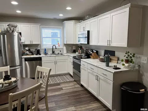 1103 E Union St, Marion, IL 62959 photo 13