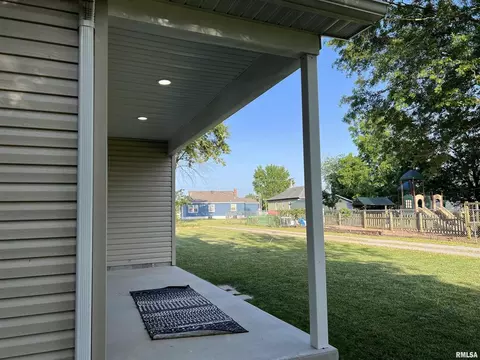 1103 E Union St, Marion, IL 62959 photo 8