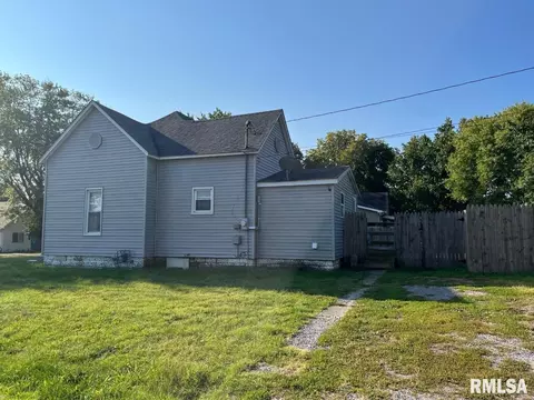 1001 S 11th St, Herrin, IL 62948 photo 5