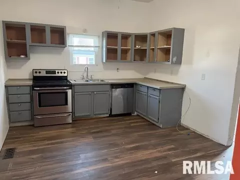 1001 S 11th St, Herrin, IL 62948 photo 7