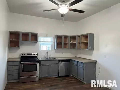 1001 S 11th St, Herrin, IL 62948 photo 6