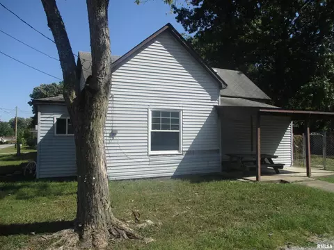 202 E Coal St, Buckner, IL 62819 photo 4