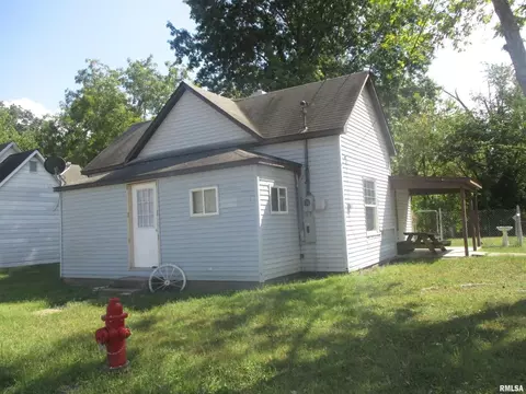 202 E Coal St, Buckner, IL 62819 photo 1