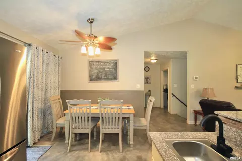 15 Maes Rd, Murphysboro, IL 62966 photo 9