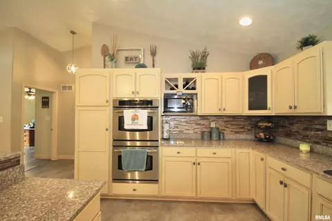 15 Maes Rd, Murphysboro, IL 62966 photo 6