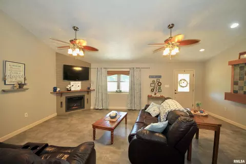 15 Maes Rd, Murphysboro, IL 62966 photo 11