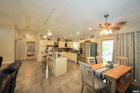 15 Maes Rd, Murphysboro, IL 62966 photo 7