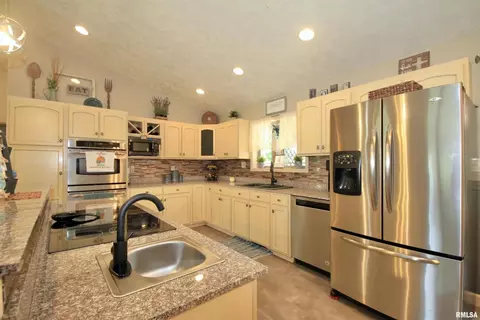 15 Maes Rd, Murphysboro, IL 62966 photo 5
