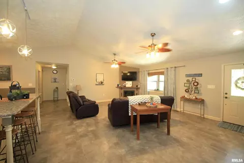 15 Maes Rd, Murphysboro, IL 62966 photo 12