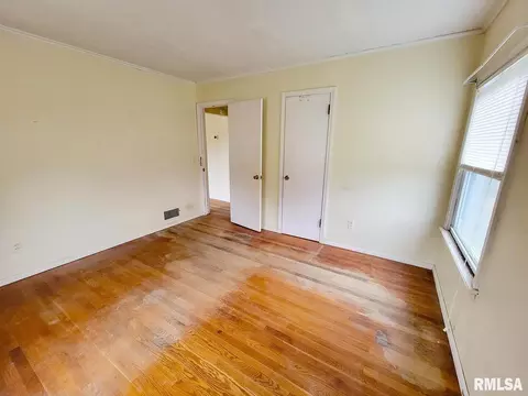 109 W 4th St, Hoffman, IL 62250 photo 10