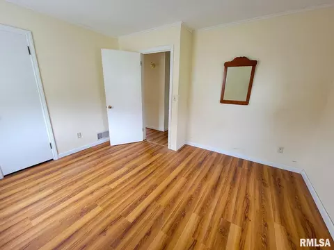 109 W 4th St, Hoffman, IL 62250 photo 15