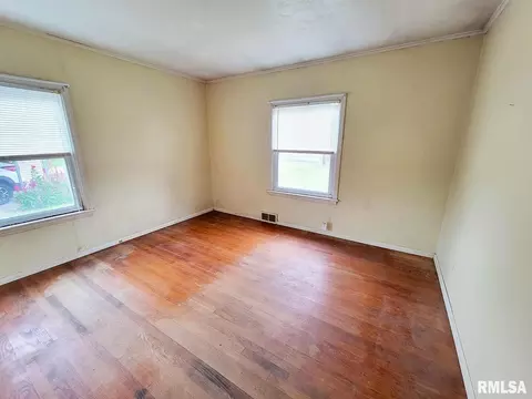 109 W 4th St, Hoffman, IL 62250 photo 12