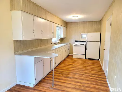 109 W 4th St, Hoffman, IL 62250 photo 6