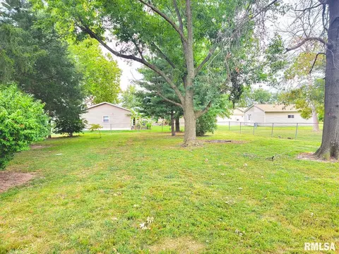 109 W 4th St, Hoffman, IL 62250 photo 21