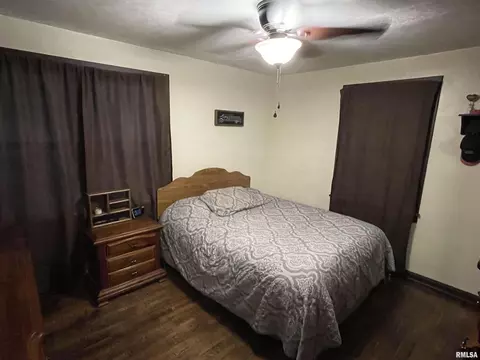 613 Elm St, Carmi, IL 62821 photo 7