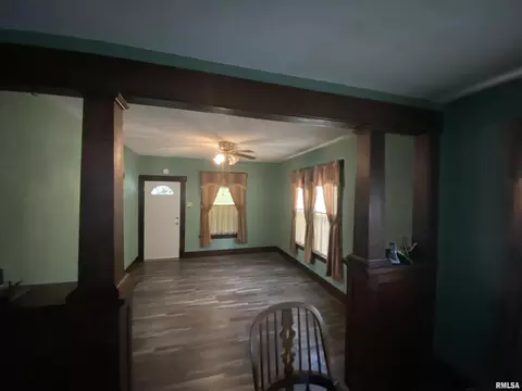 413 S Cherry St, Centralia, IL 62801 photo 3