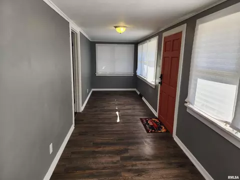 1206 N Maple St, Benton, IL 62812 photo 8
