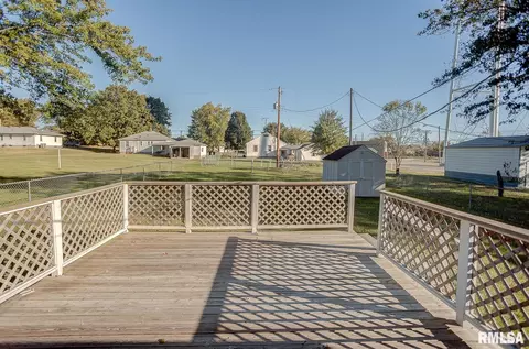219 E 3rd St, Sparta, IL 62286 photo 2