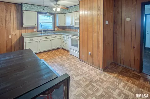 219 E 3rd St, Sparta, IL 62286 photo 9