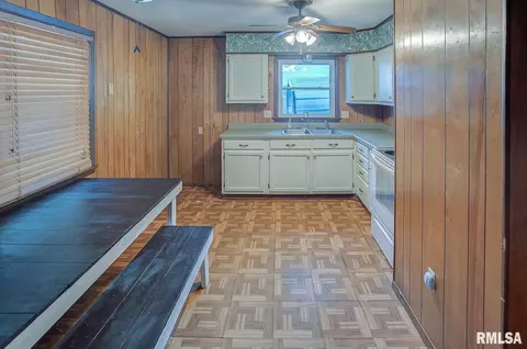 219 E 3rd St, Sparta, IL 62286 photo 8