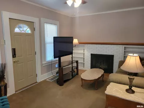 306 Mitchell St, Benton, IL 62812 photo 6