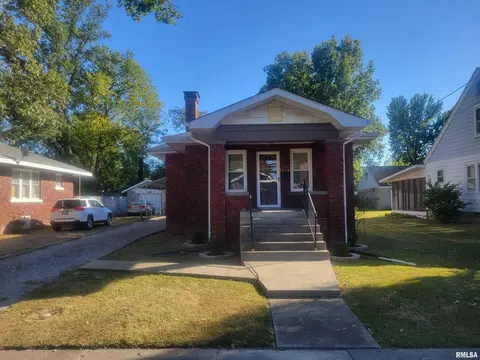 306 Mitchell St, Benton, IL 62812 photo 1