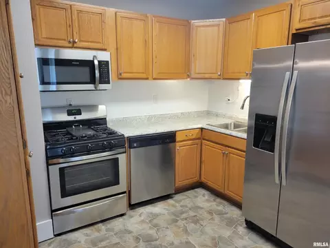 306 Mitchell St, Benton, IL 62812 photo 9