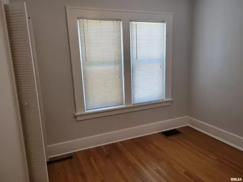 306 Mitchell St, Benton, IL 62812 photo 10