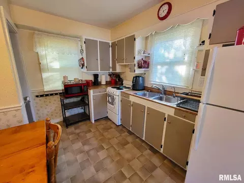 715 E 11th St, Centralia, IL 62801 photo 14