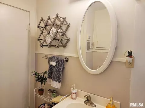 715 E 11th St, Centralia, IL 62801 photo 23