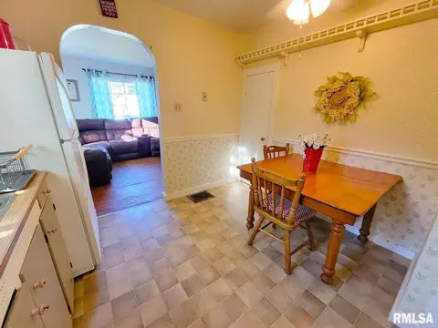 715 E 11th St, Centralia, IL 62801 photo 16