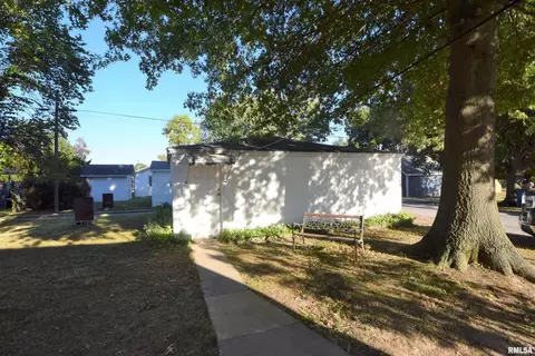 712 S Thomas St, Christopher, IL 62822 photo 12