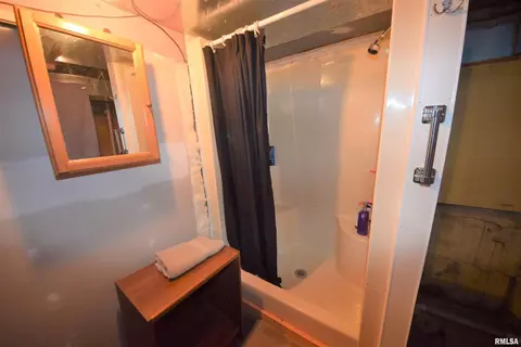 712 S Thomas St, Christopher, IL 62822 photo 18