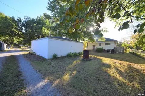 712 S Thomas St, Christopher, IL 62822 photo 15