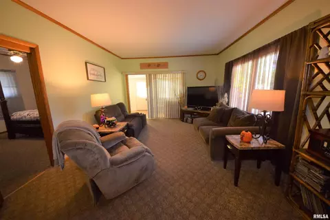 712 S Thomas St, Christopher, IL 62822 photo 7