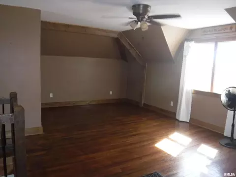 411 Thomas St, Iuka, IL 62849 photo 7