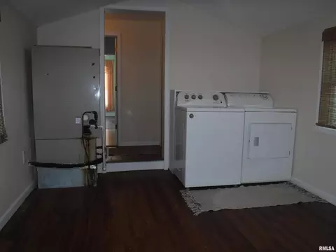411 Thomas St, Iuka, IL 62849 photo 15