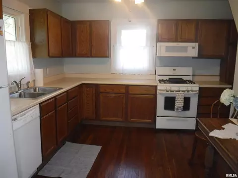 411 Thomas St, Iuka, IL 62849 photo 2