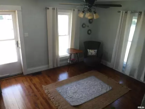 411 Thomas St, Iuka, IL 62849 photo 8