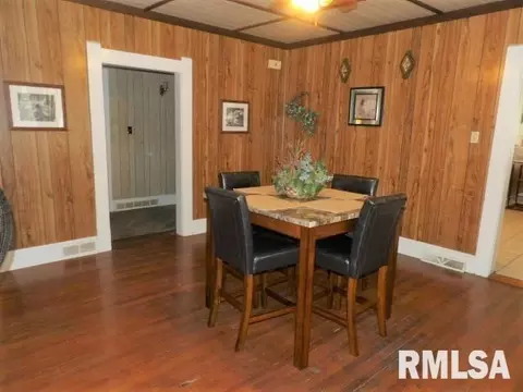 1221 Forest St, Eldorado, IL 62930 photo 6