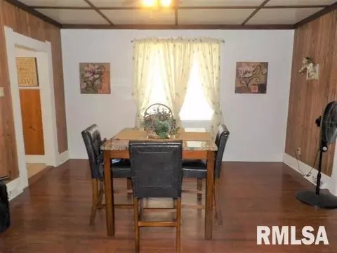 1221 Forest St, Eldorado, IL 62930 photo 5