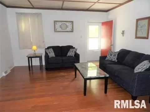 1221 Forest St, Eldorado, IL 62930 photo 2