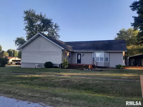 110 E Gelston St, Valier, IL 62891