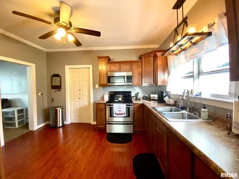 506 S Thomas St, Christopher, IL 62822 photo 7